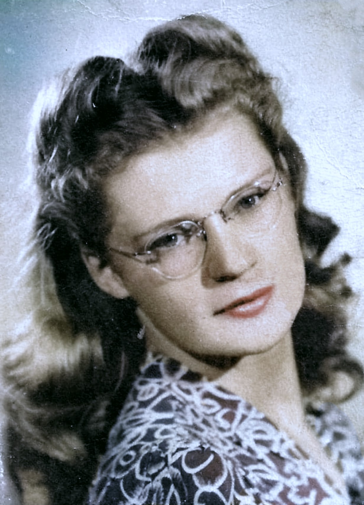 Elaine Bluth (1922 - 2013) Profile